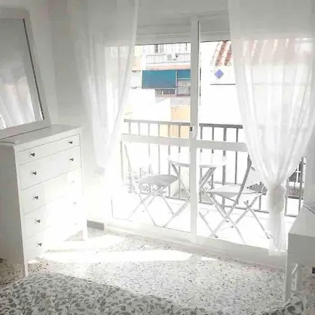 Apartment 3 Bedrooms Flat-fuengirola Center-2 Min From
