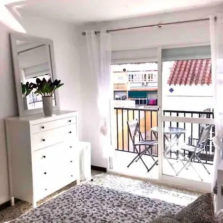 3 Bedrooms Flat-fuengirola Center-2 Min From Fuengirola